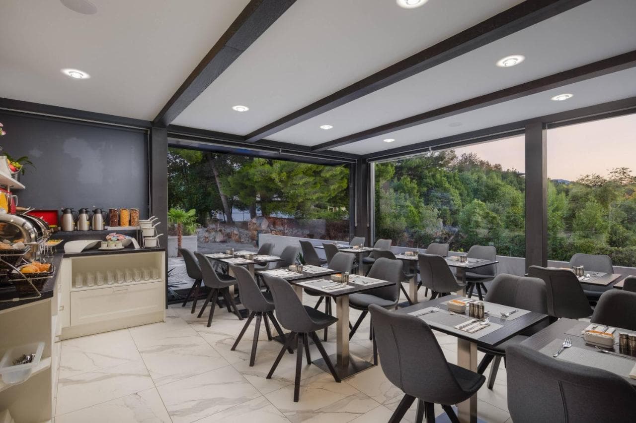 Ellure Luxury Suites view 5