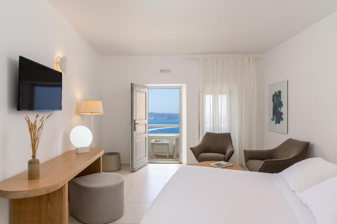 Lilium Hotel Santorini view 7