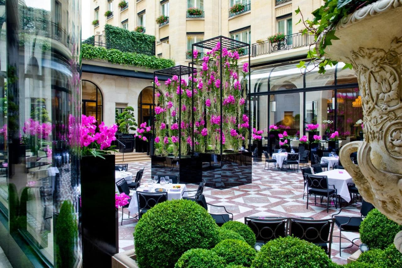 Four Seasons Hotel George V Paris view 8