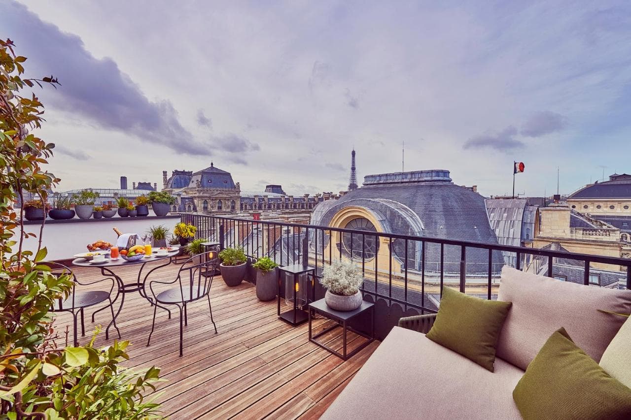 Grand Hôtel Du Palais Royal view 2