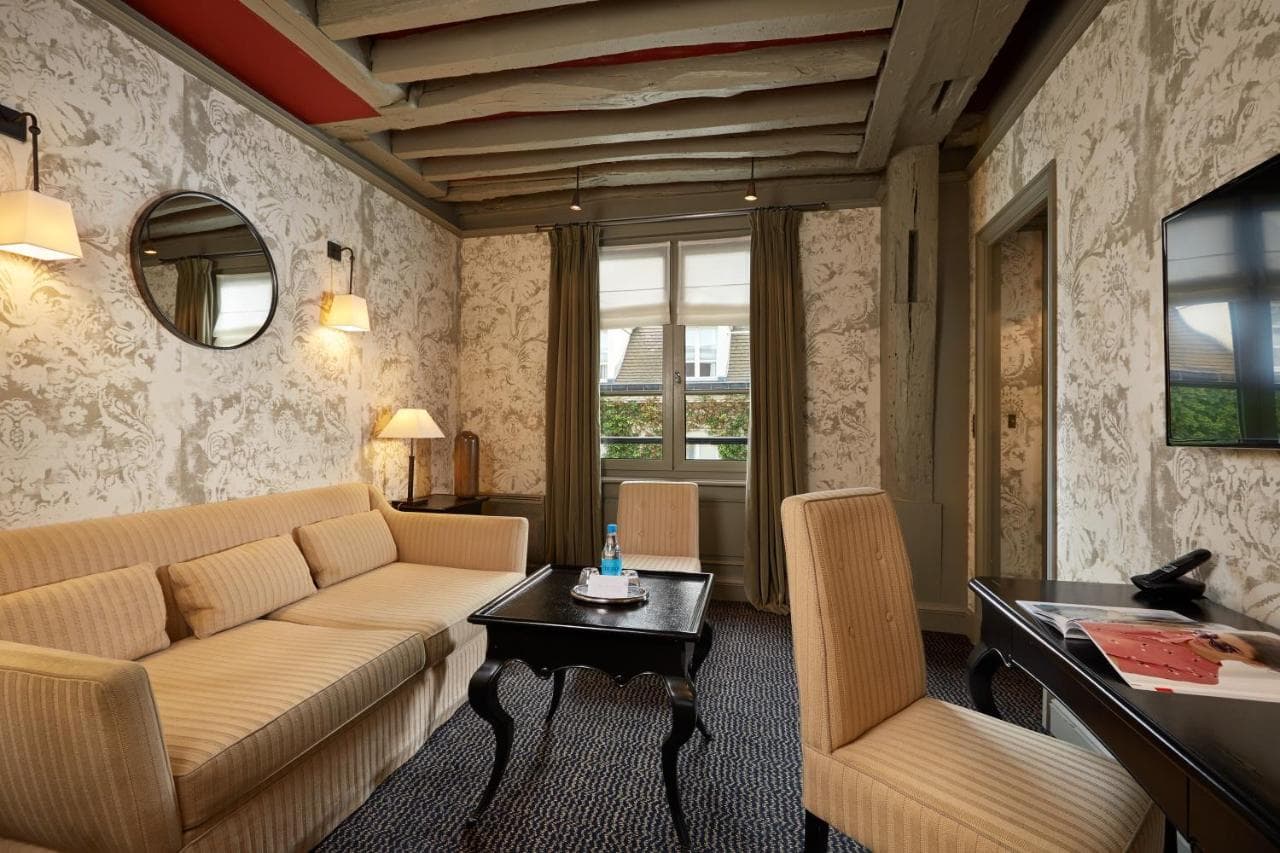 Le Pavillon de la Reine & Spa, Place des Vosges view 5