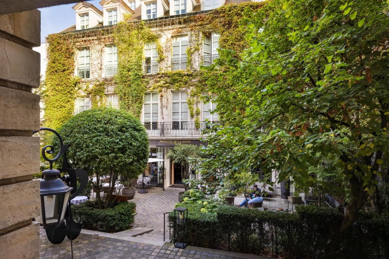 Le Pavillon de la Reine & Spa, Place des Vosges view 6