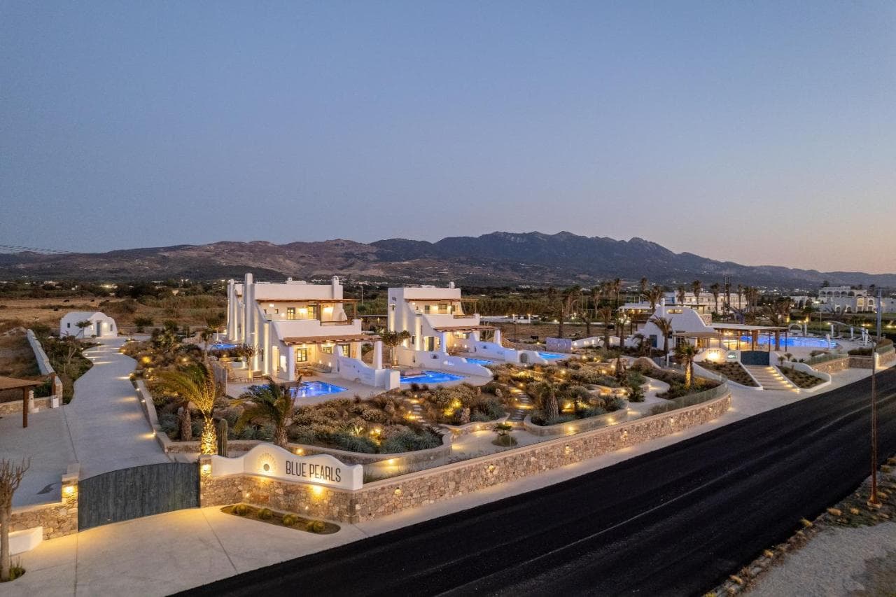 Blue Pearls-Adults Only Luxury Suites main view