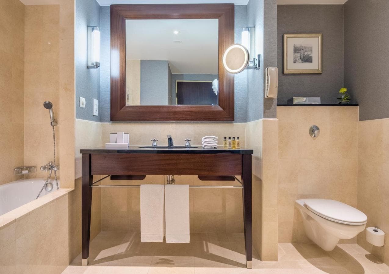 InterContinental Warszawa by IHG view 4