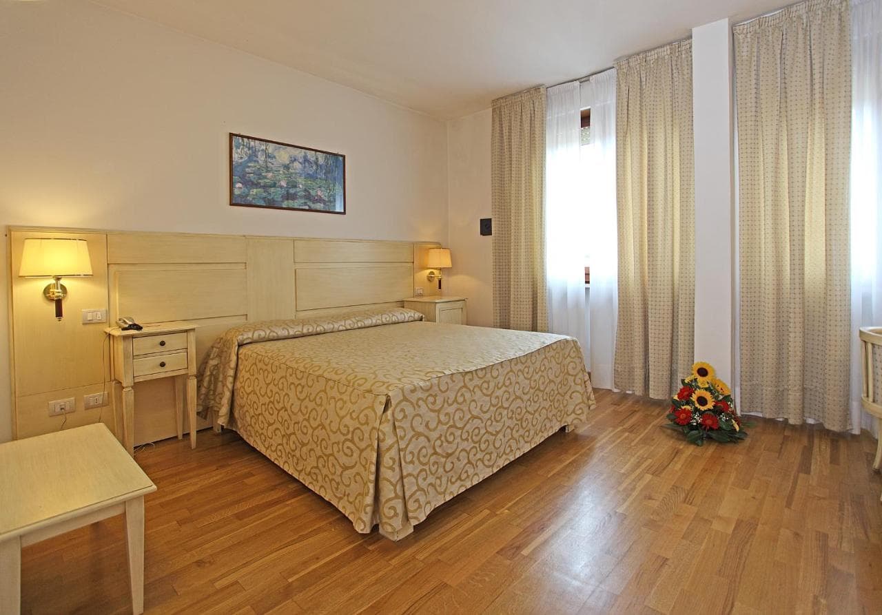 Grand Hotel Duomo view 7