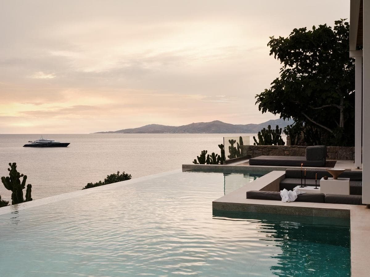 Bill&Coo Mykonos-The Leading Hotels of the World view 4