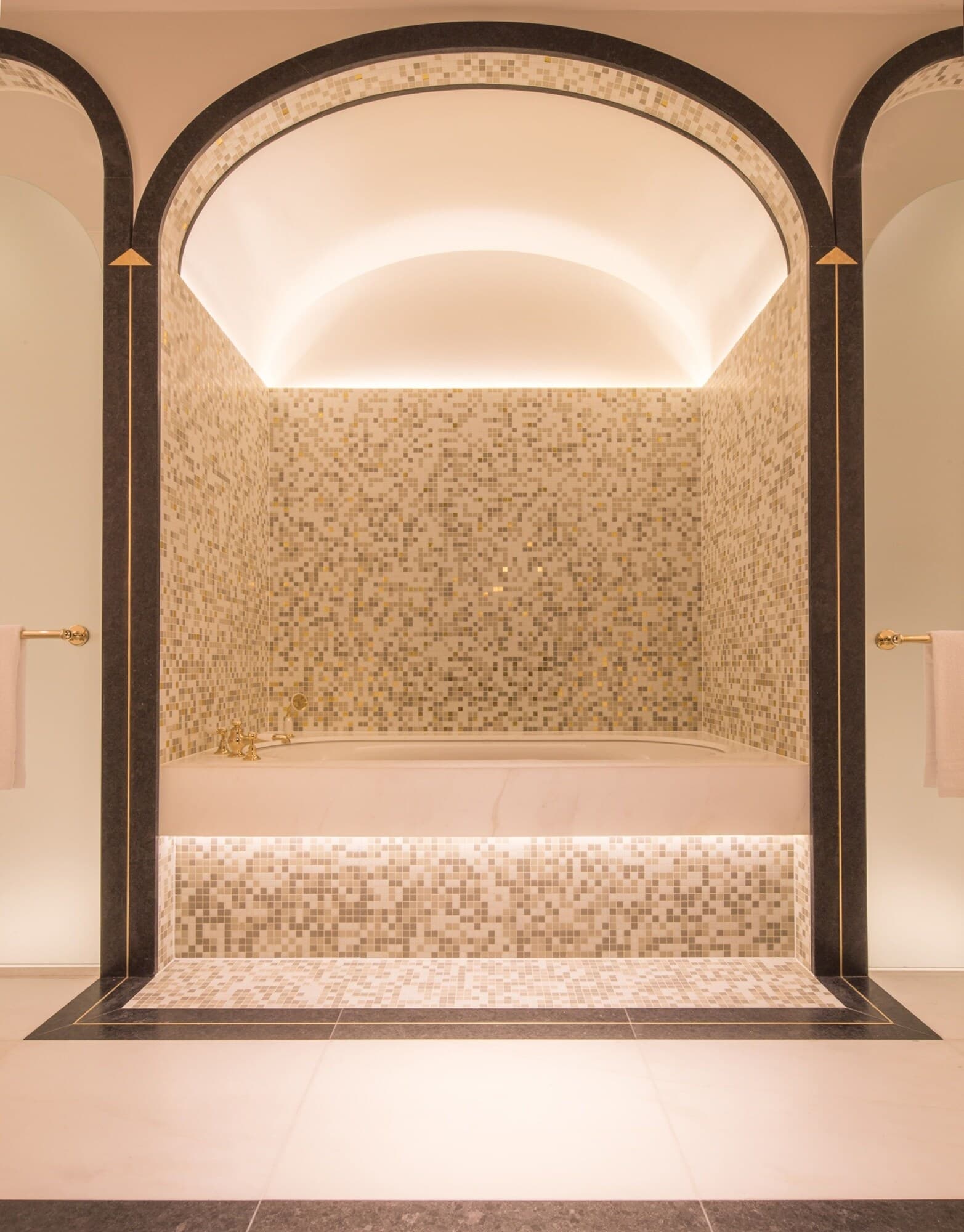 Four Seasons Hotel London at Tower Bridge – Bild 6