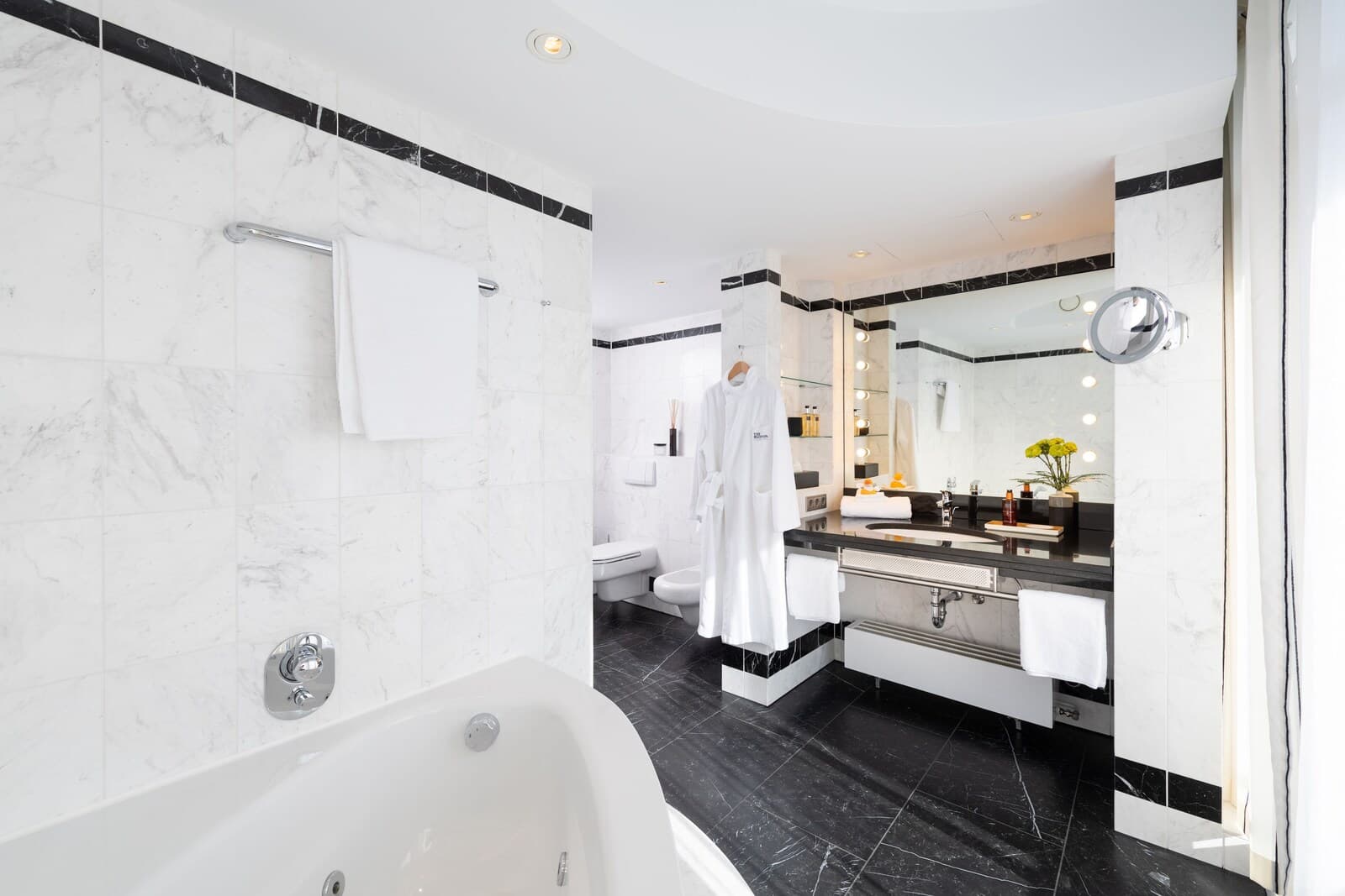 THE MADISON Hotel Hamburg – Bild 3