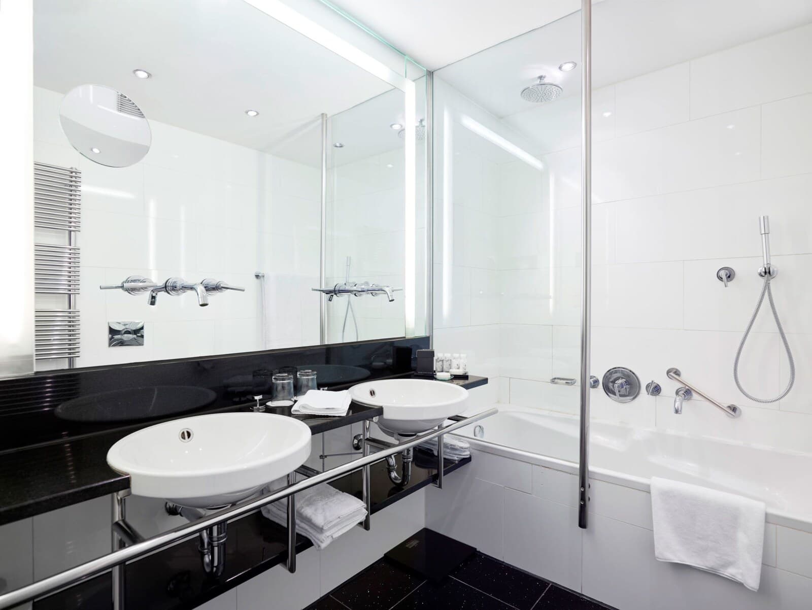 Ambassade Hotel – Bild 3